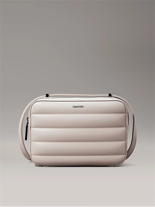 LINE QUILT CAMERA BAG CALVIN KLEIN | K60K612114/PEG